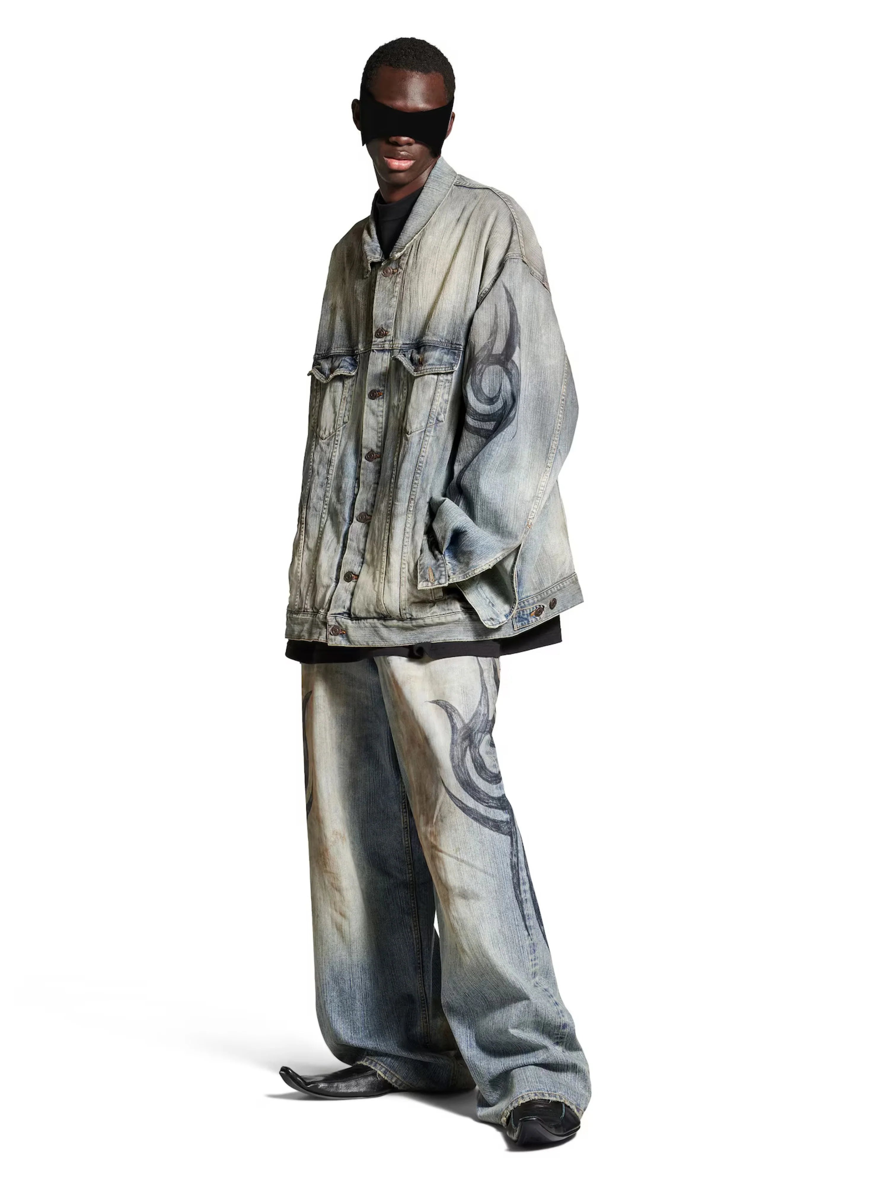 Y2K OVERSIZED JACKET IN LIGHT BLUE