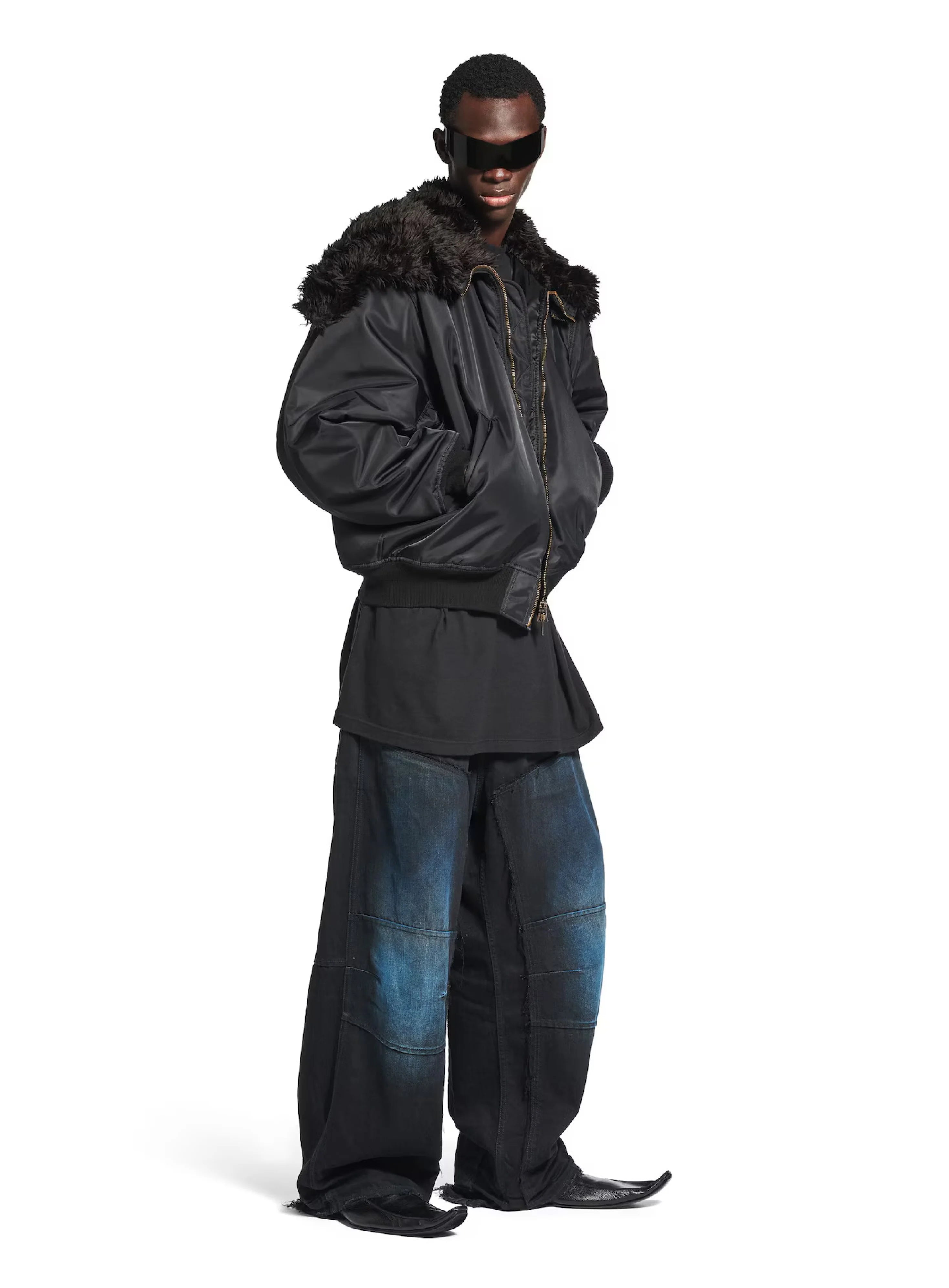 HOODED BOMBER IN BLACK