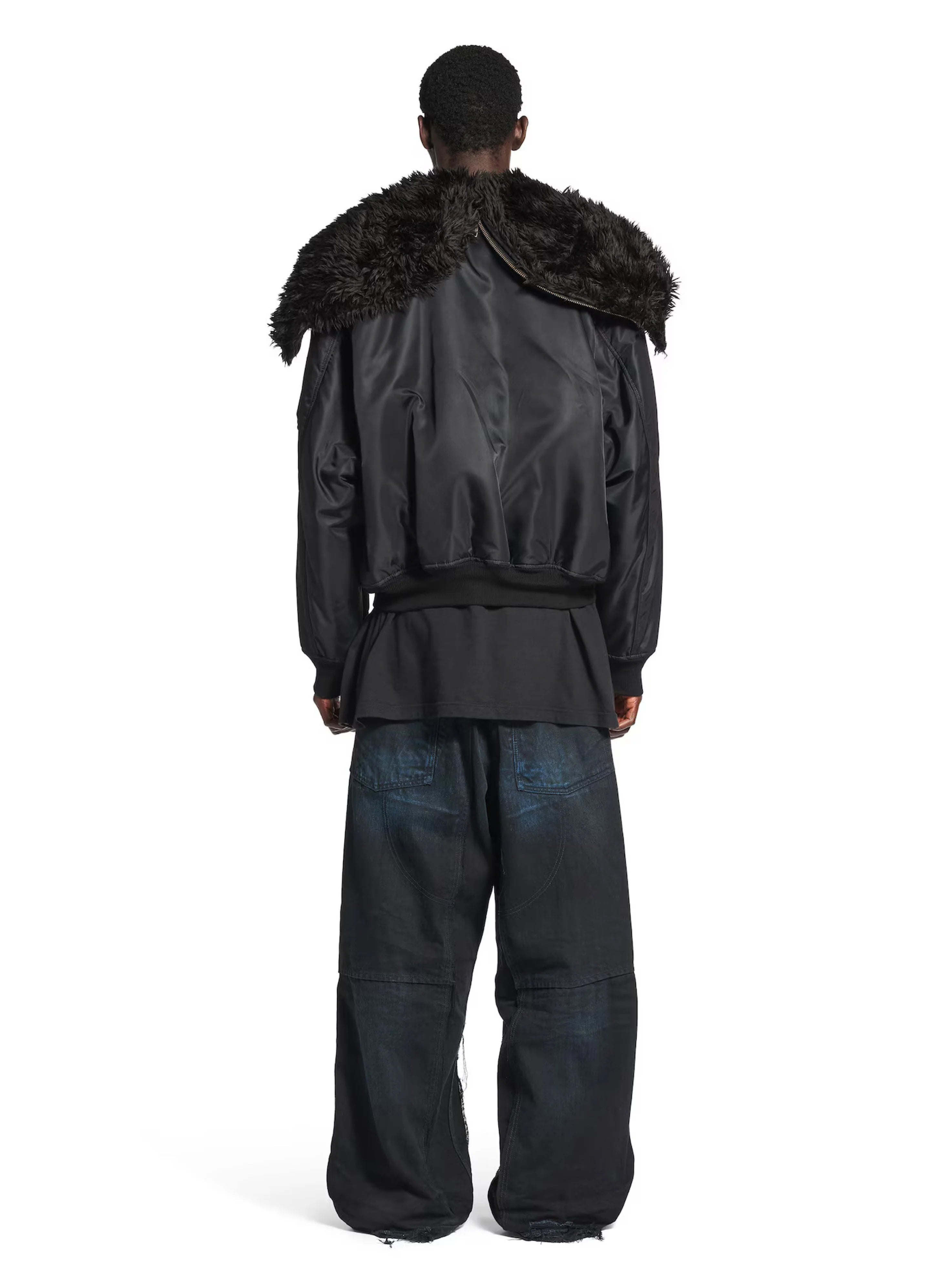 HOODED BOMBER IN BLACK